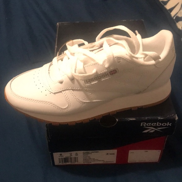 NIB Reebok classics women’s size 6 - Picture 1 of 4